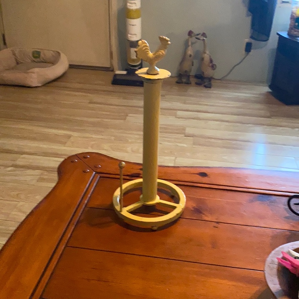 Rooster paper towel holder